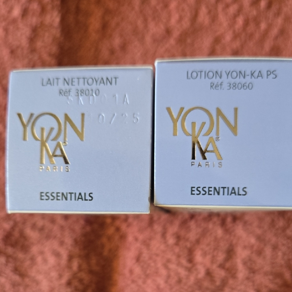 White Skincare Toner - Picture 4 of 4